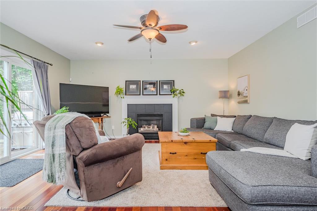 2 Oakridge Crescent