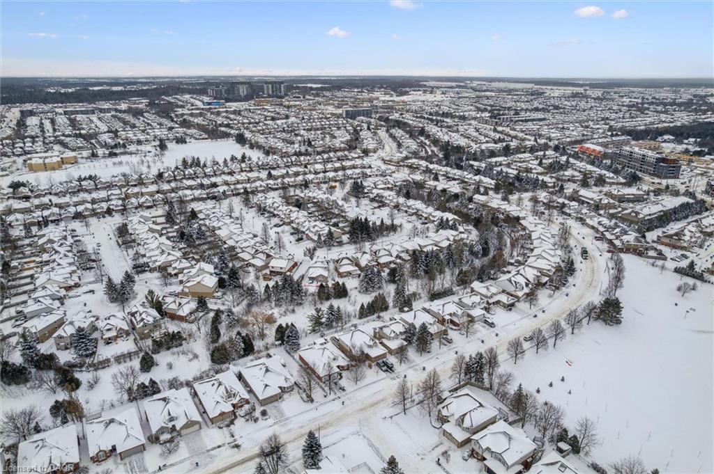 2 Oakridge Crescent