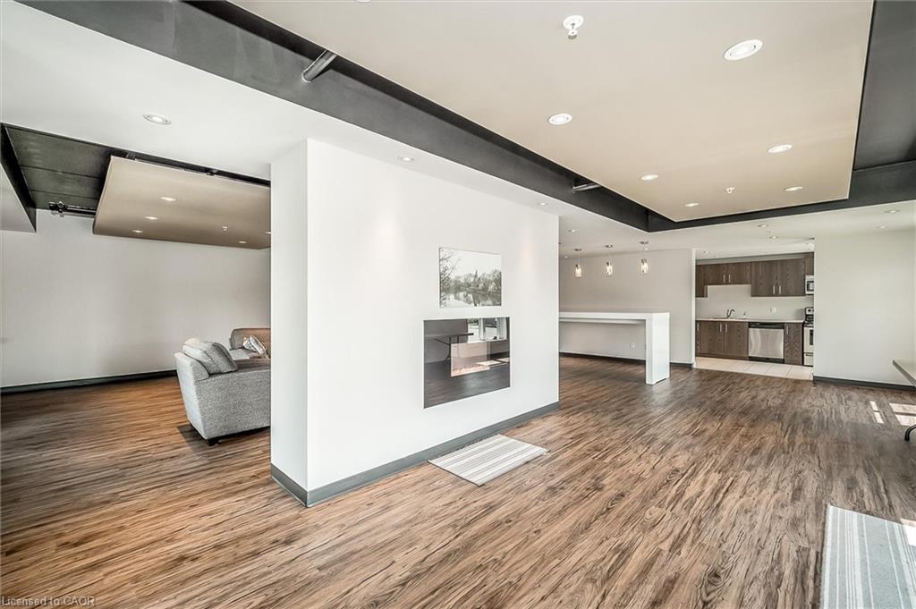 202-106 Bard Boulevard Unit: 202