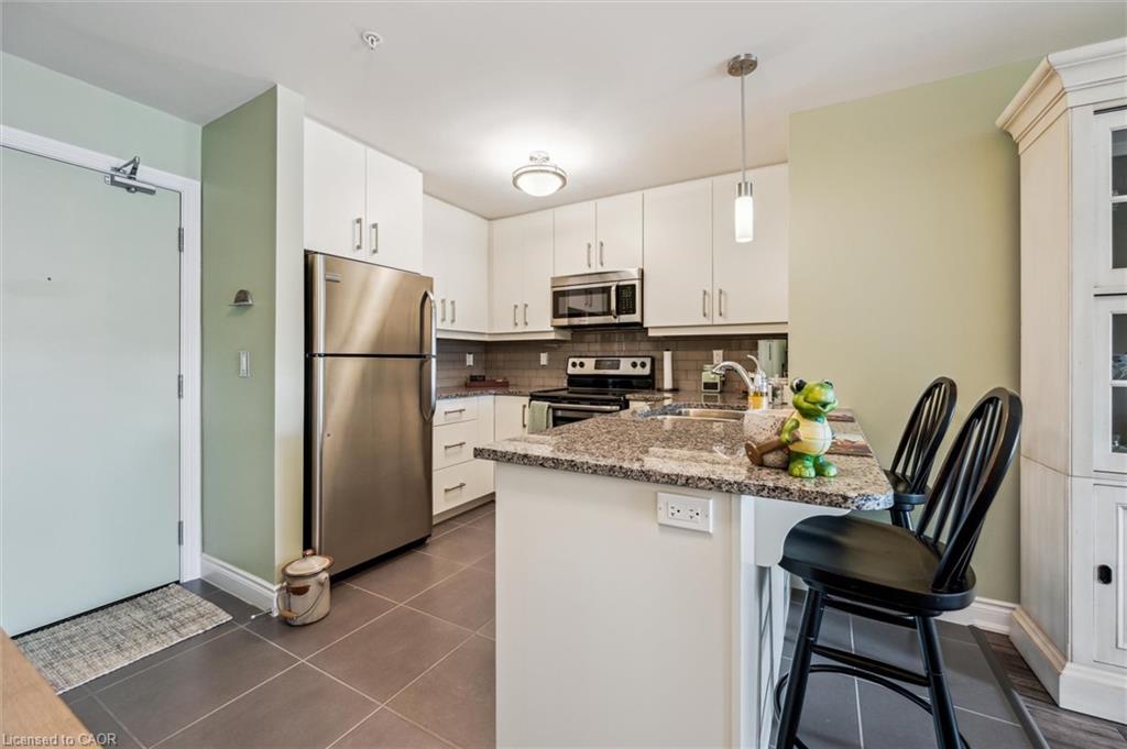 202-106 Bard Boulevard Unit: 202