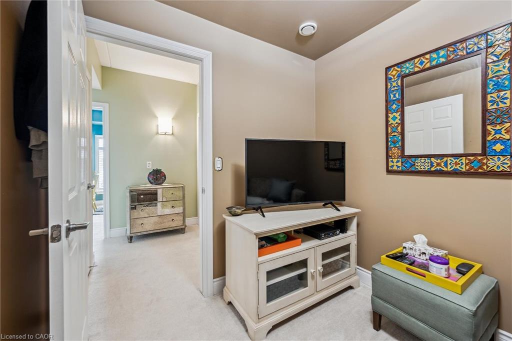202-106 Bard Boulevard Unit: 202