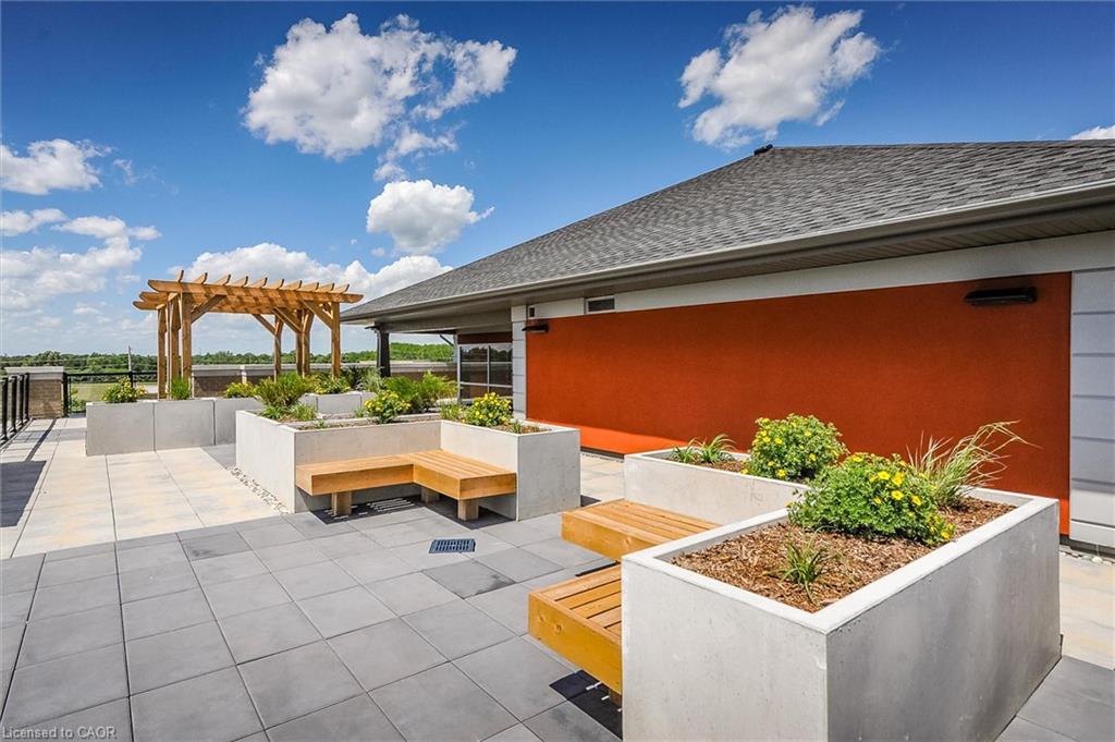 202-106 Bard Boulevard Unit: 202