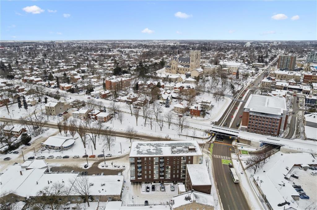 605-5 Gordon Street Unit: 605