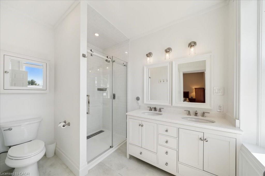 12 Bigwin Island Road Unit: 202/206
