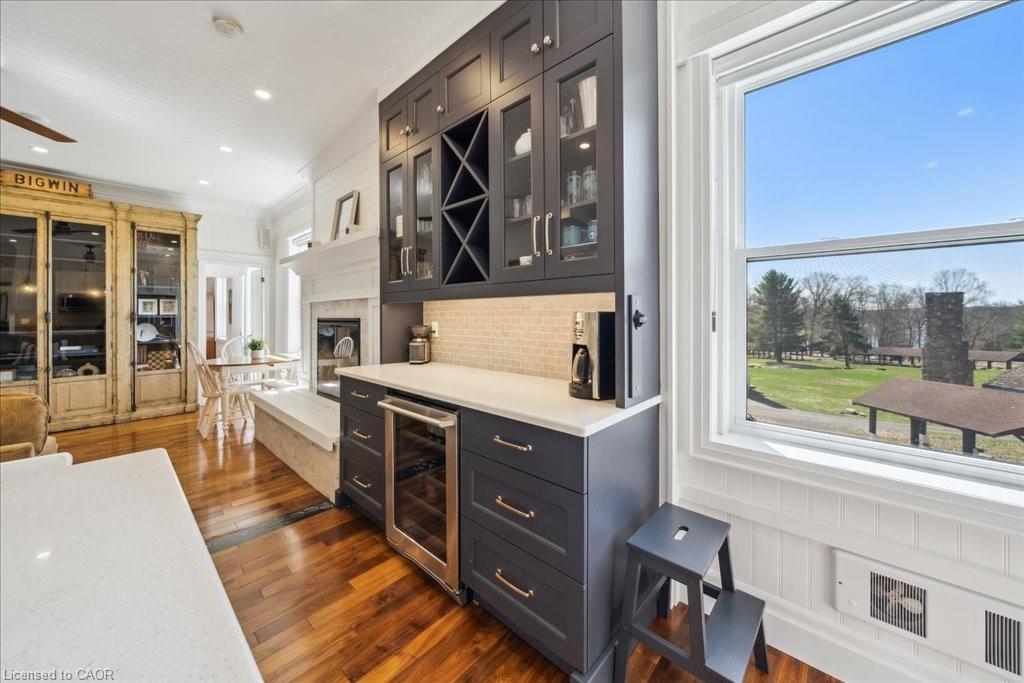 12 Bigwin Island Road Unit: 202/206