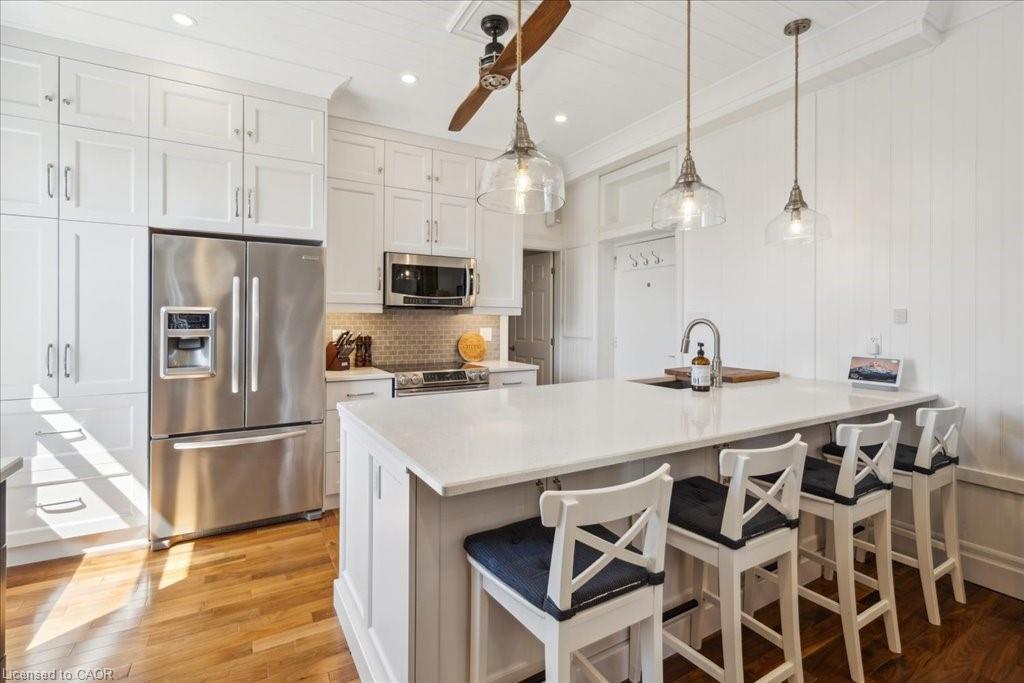 12 Bigwin Island Road Unit: 202/206
