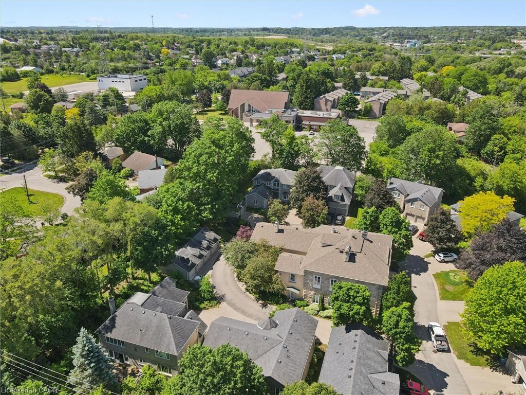 11-25 Manor Park Crescent Unit: 11