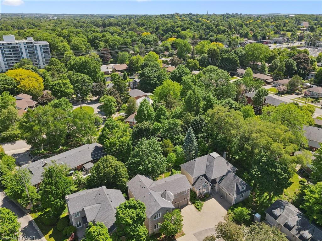 11-25 Manor Park Crescent Unit: 11