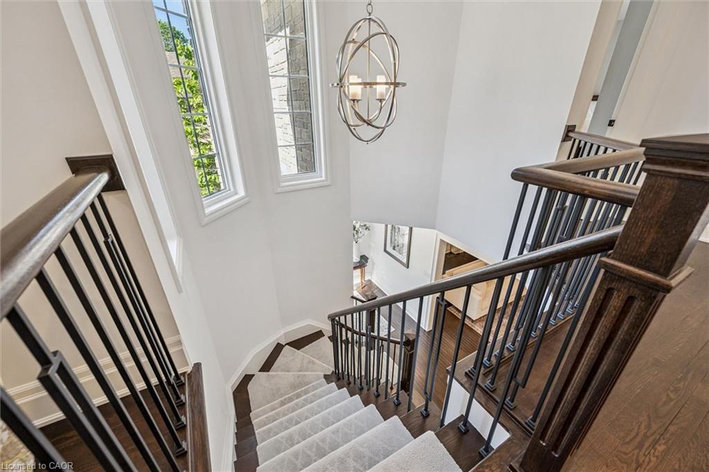 11-25 Manor Park Crescent Unit: 11