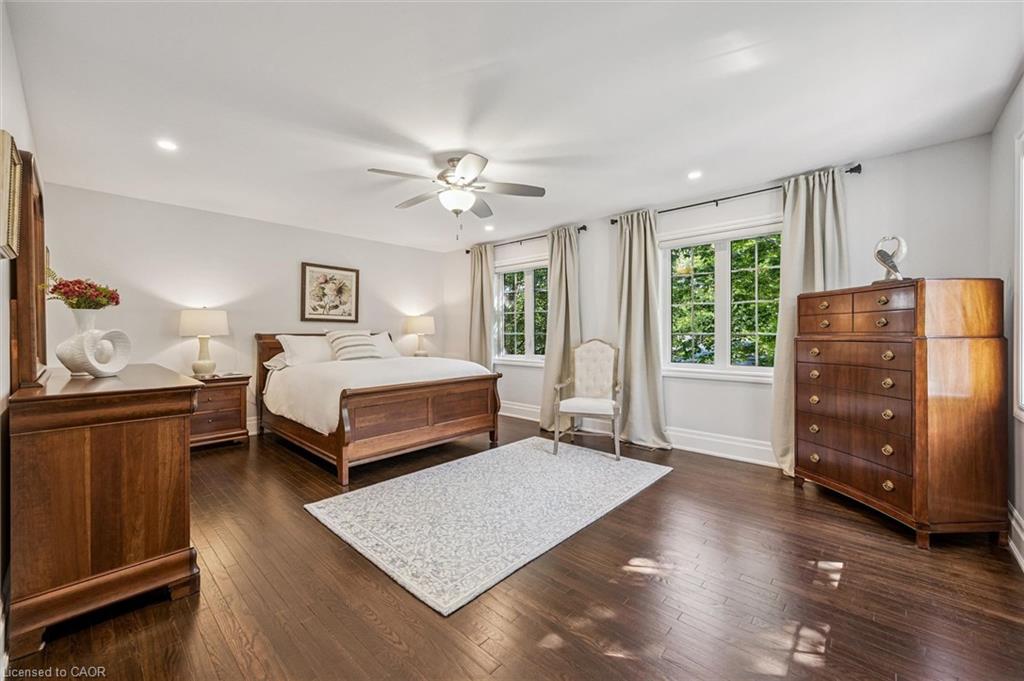 11-25 Manor Park Crescent Unit: 11