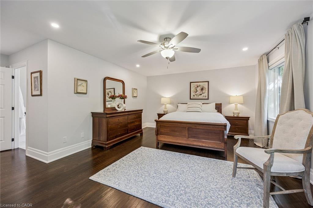 11-25 Manor Park Crescent Unit: 11