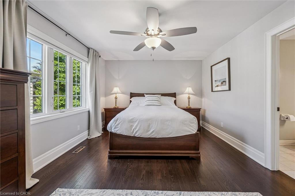 11-25 Manor Park Crescent Unit: 11