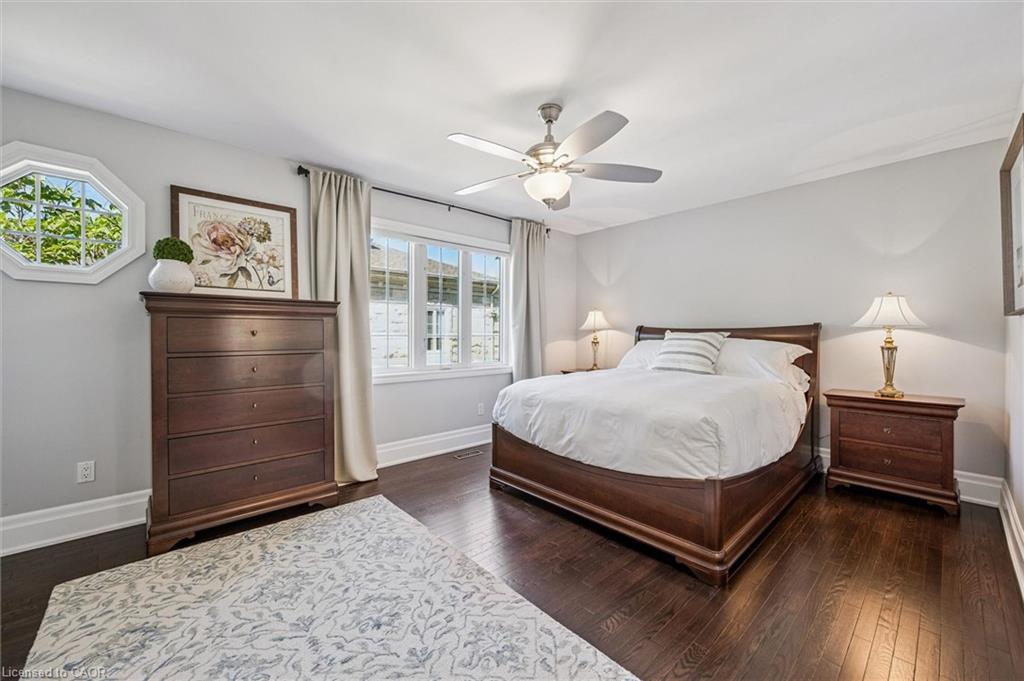 11-25 Manor Park Crescent Unit: 11