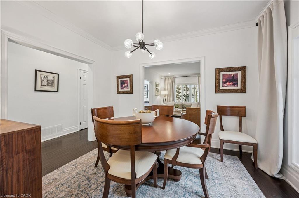 11-25 Manor Park Crescent Unit: 11