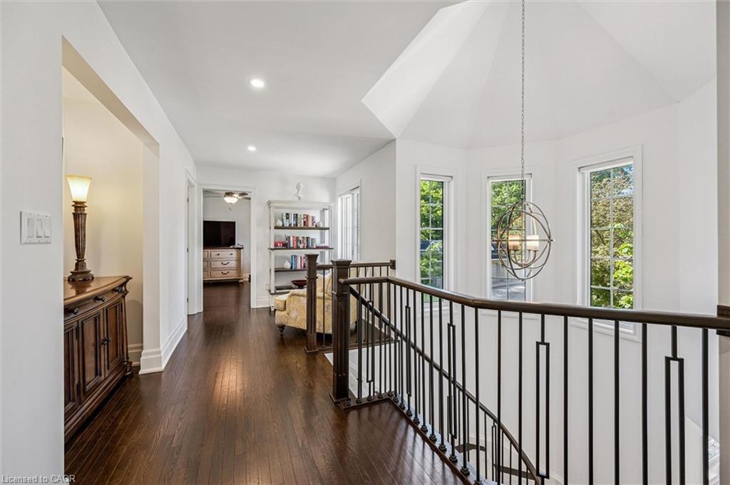 11-25 Manor Park Crescent Unit: 11