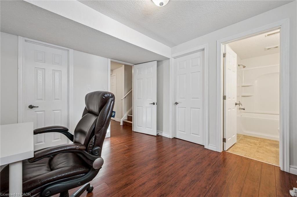6-361 Arkell Road Unit: 6