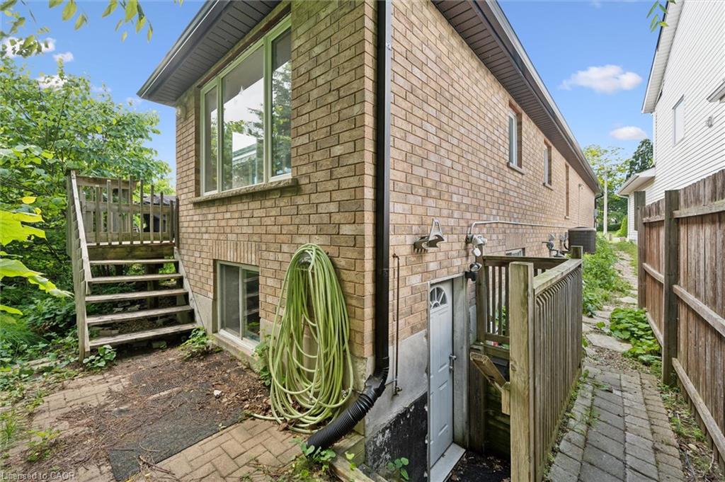 73 Waxwing Crescent