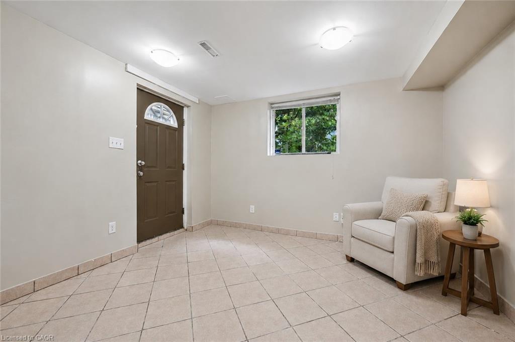 73 Waxwing Crescent