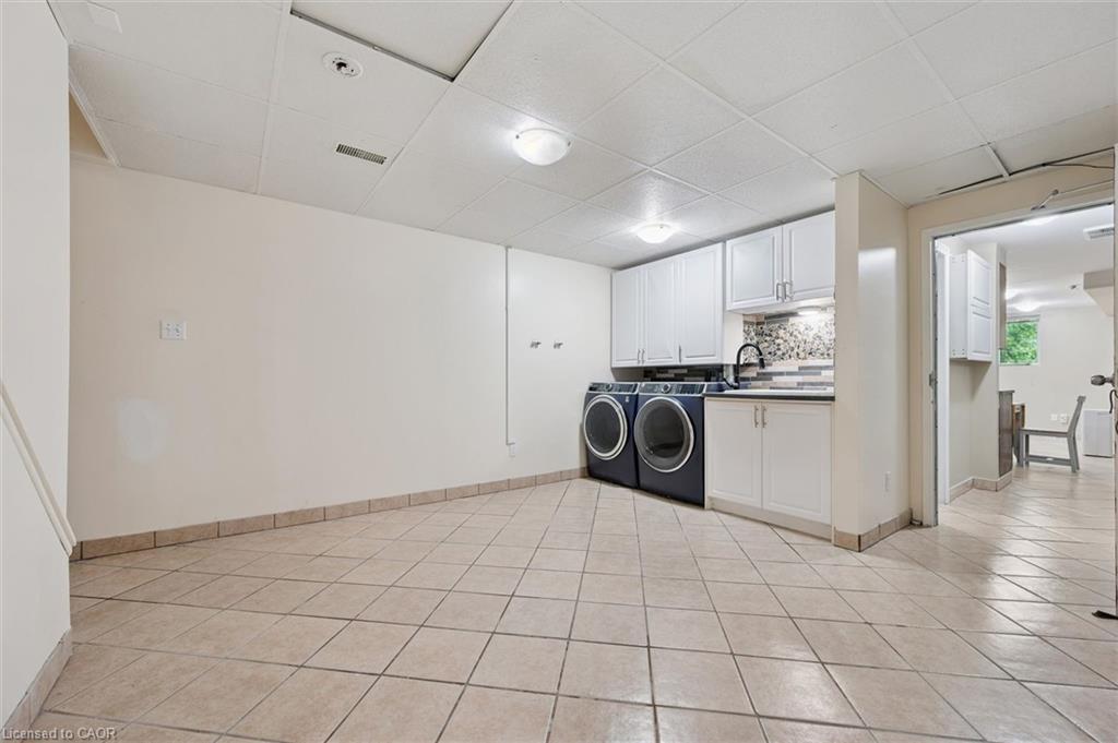 73 Waxwing Crescent