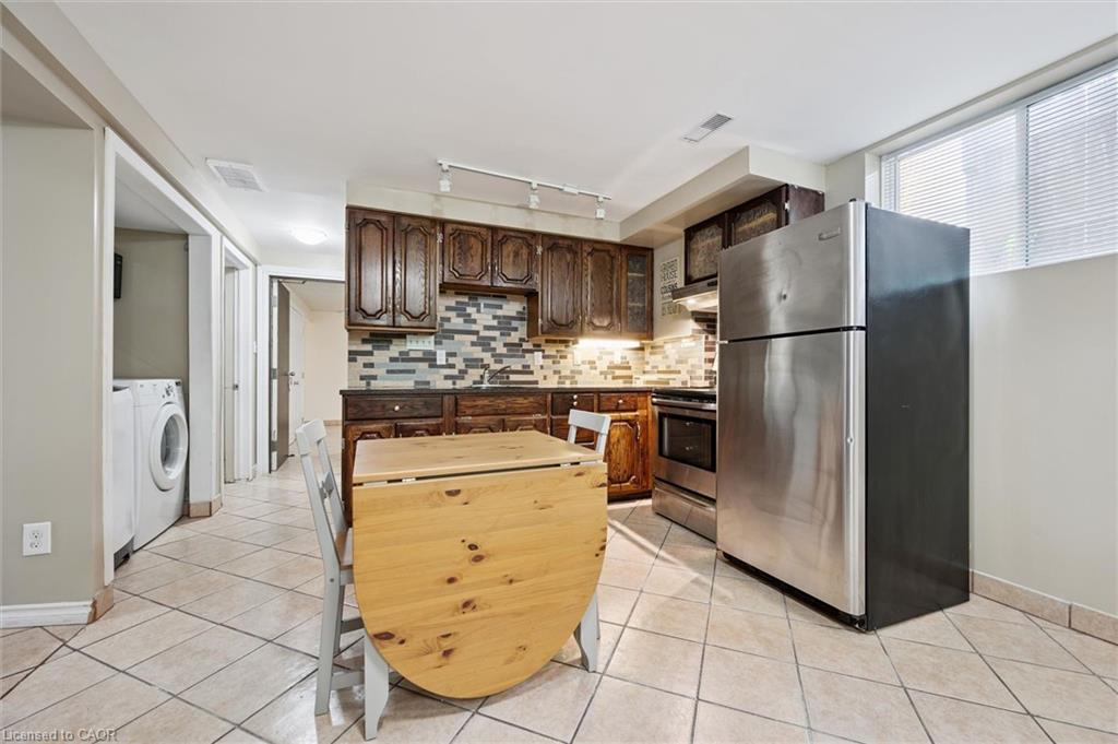 73 Waxwing Crescent