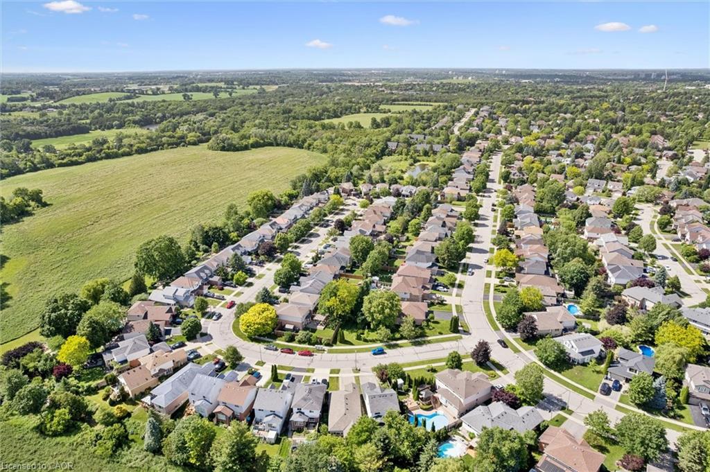 73 Waxwing Crescent