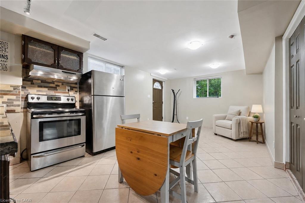 73 Waxwing Crescent
