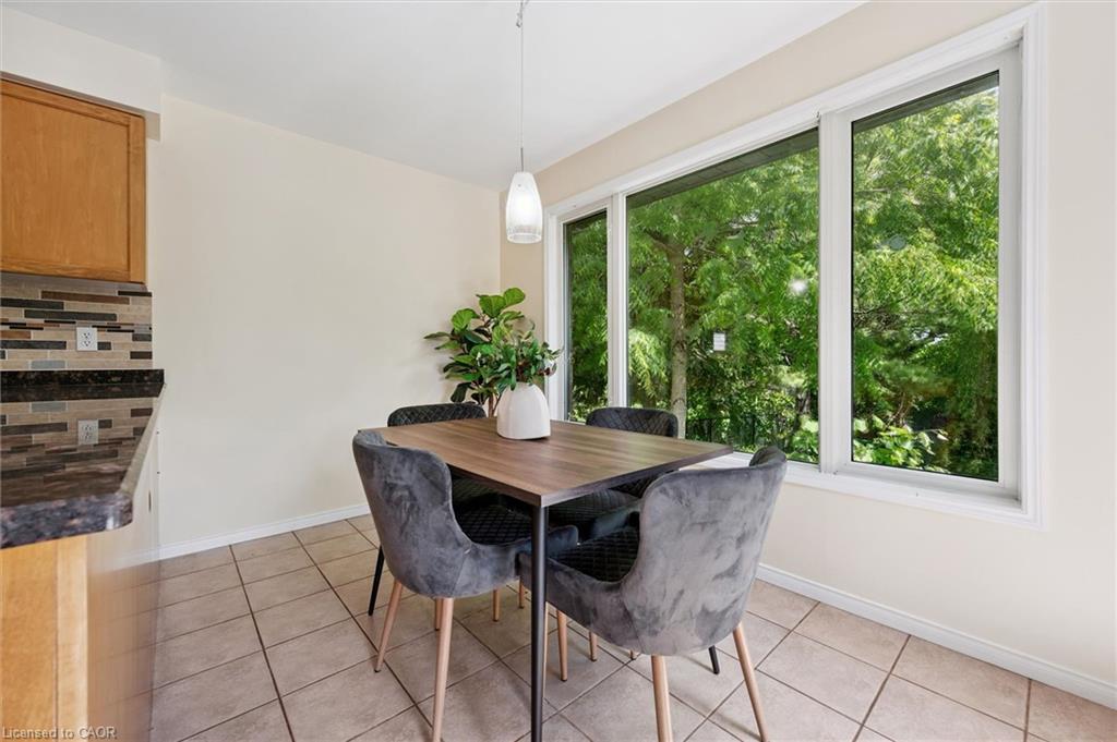 73 Waxwing Crescent