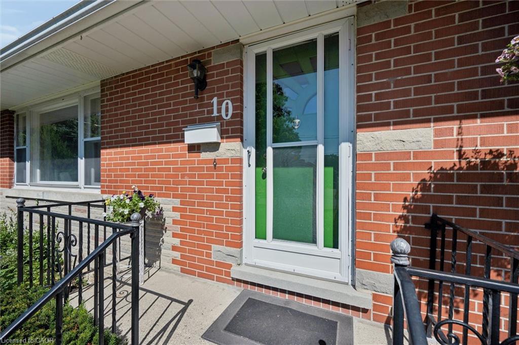 10 Paul Avenue