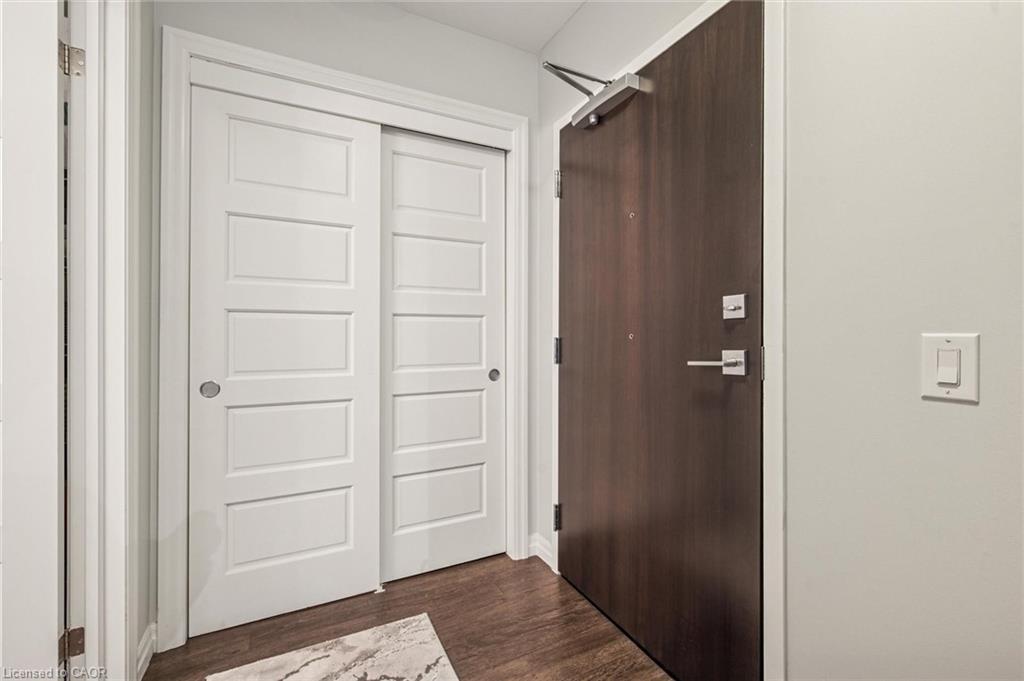 121-35 Kingsbury Square Unit: 121