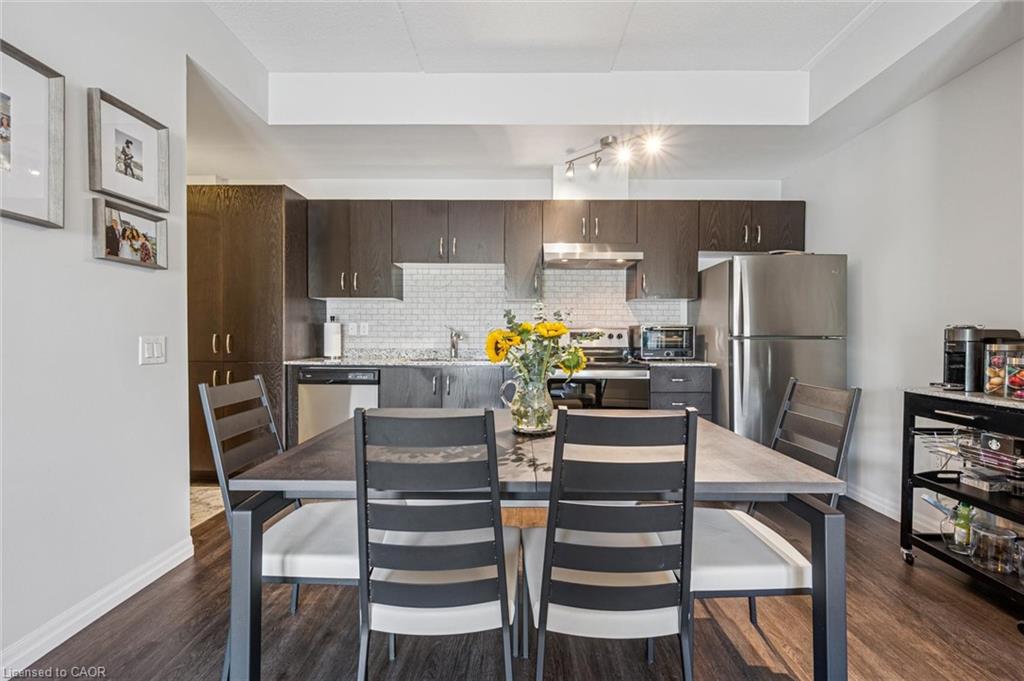 121-35 Kingsbury Square Unit: 121