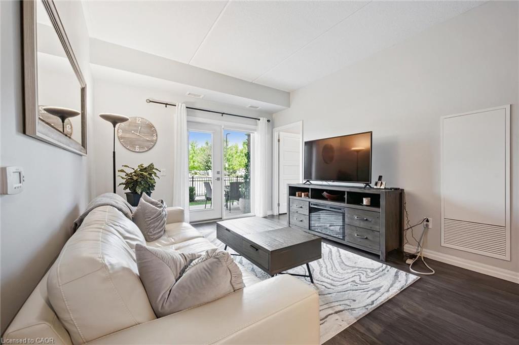 121-35 Kingsbury Square Unit: 121
