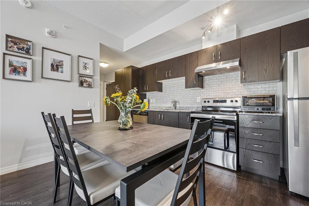 121-35 Kingsbury Square Unit: 121