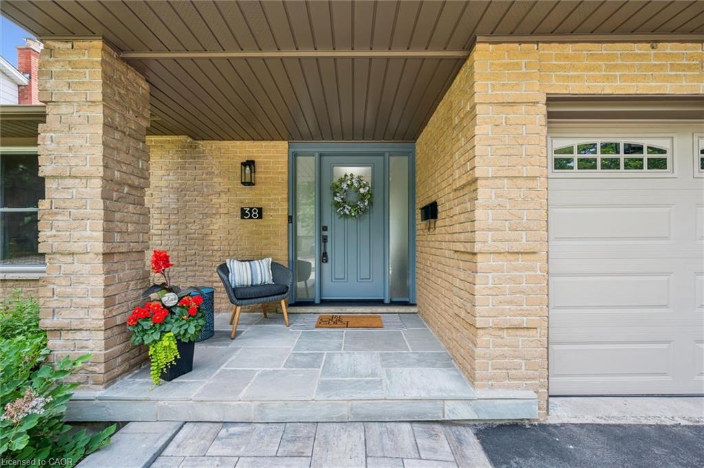 38 Shadybrook Crescent