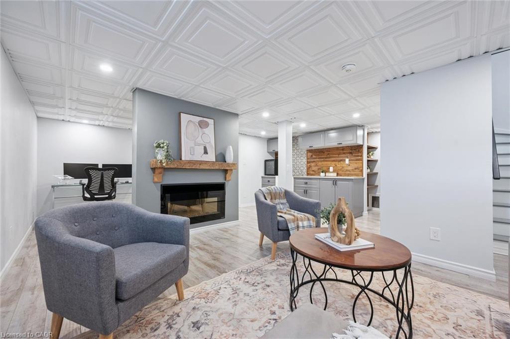 98 Kay Crescent