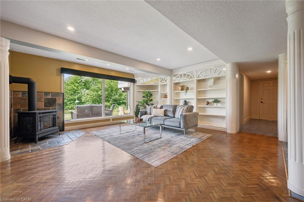 8060 Wellington Rd 18