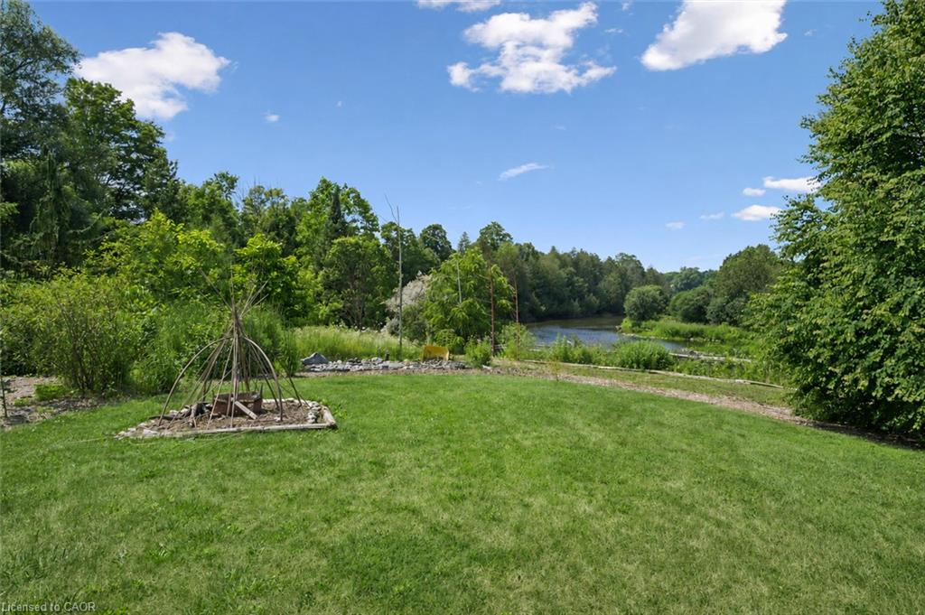 8060 Wellington Rd 18