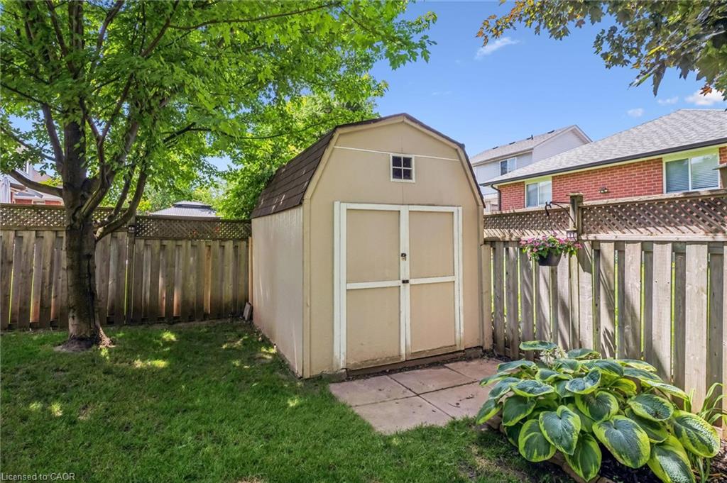 17 Carroll Crescent