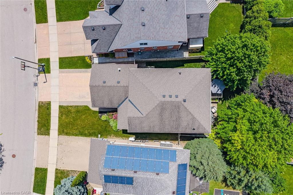 17 Carroll Crescent