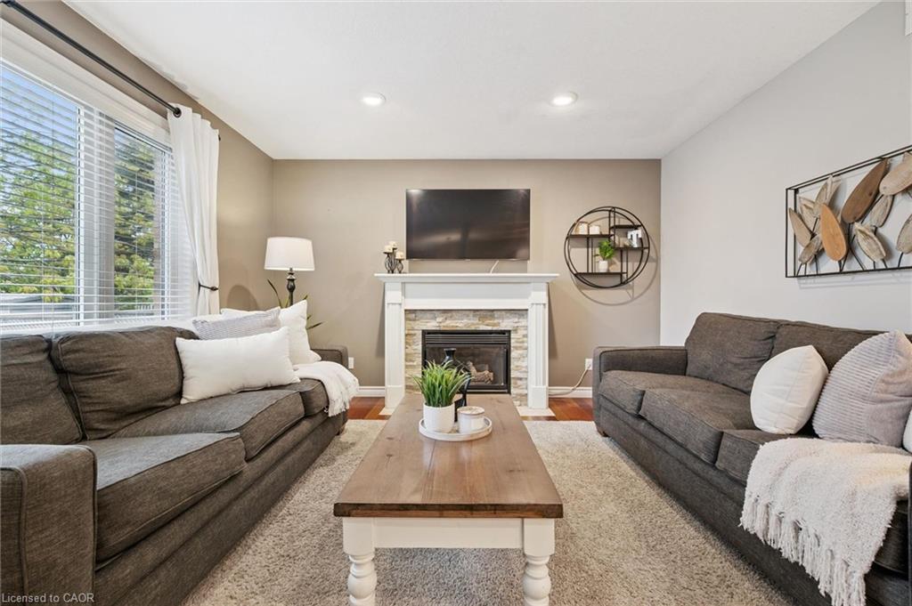 17 Carroll Crescent