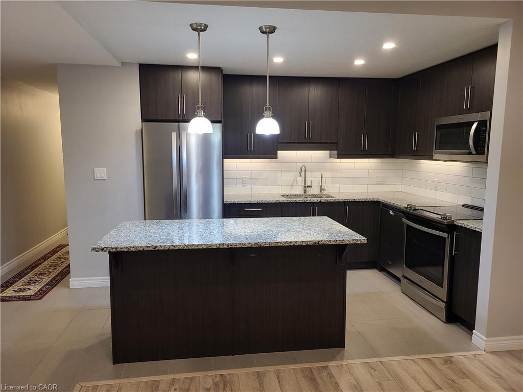 207-333 Gosling Gardens Unit: 207