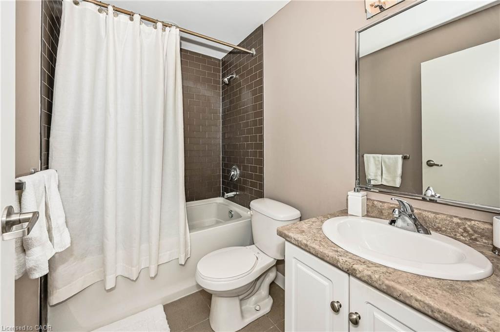 211-5 Gordon Street Unit: 211