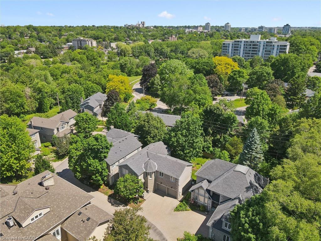 11-25 Manor Park Crescent Unit: 11