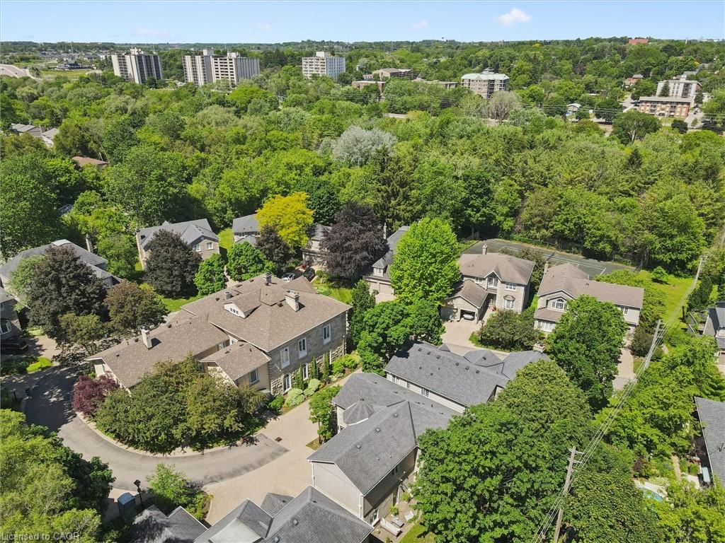 11-25 Manor Park Crescent Unit: 11