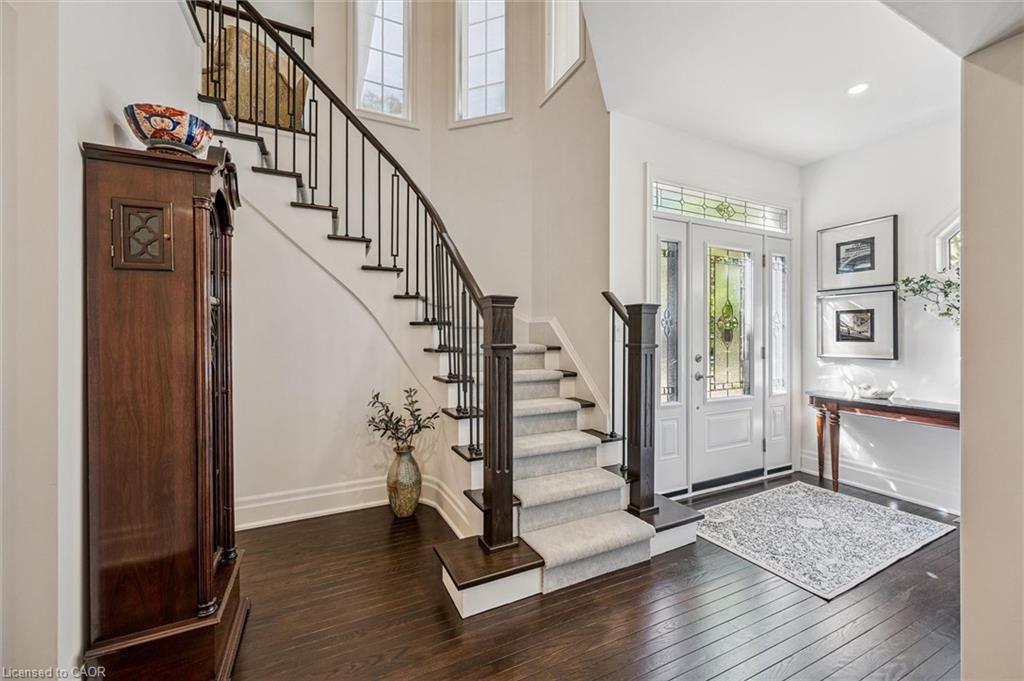 11-25 Manor Park Crescent Unit: 11