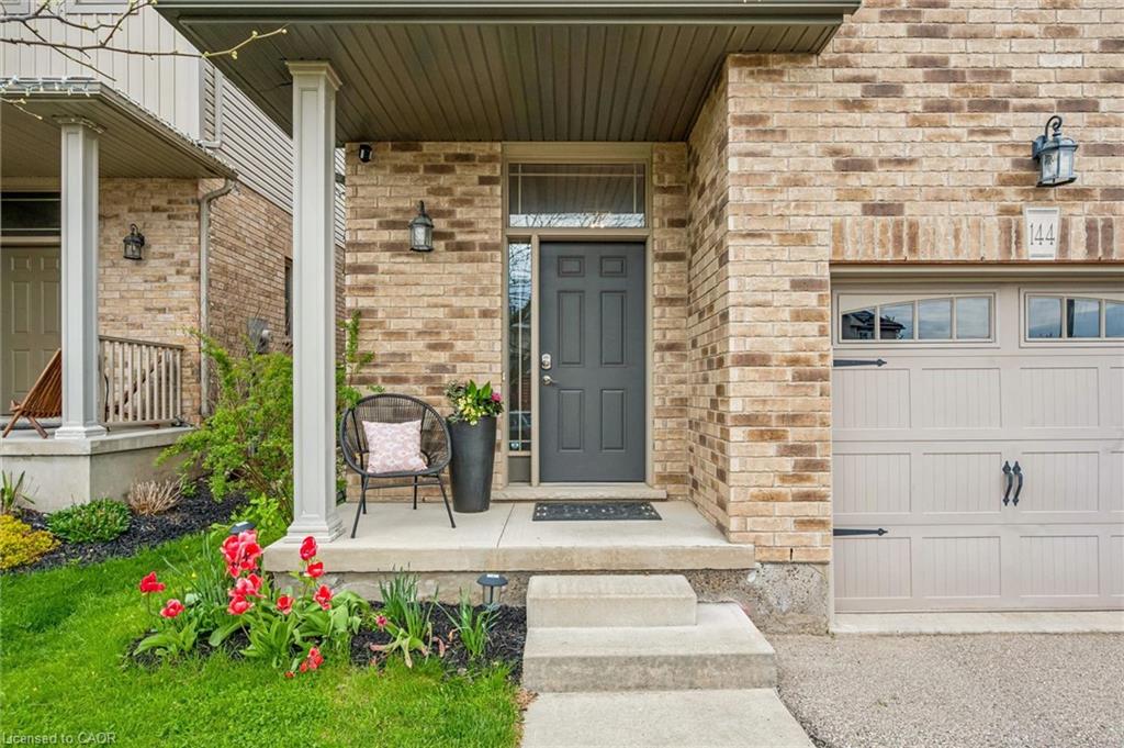 144 Kemp Crescent