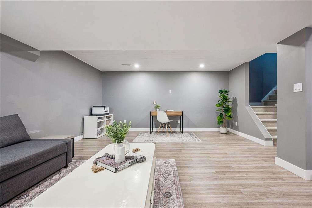 144 Kemp Crescent