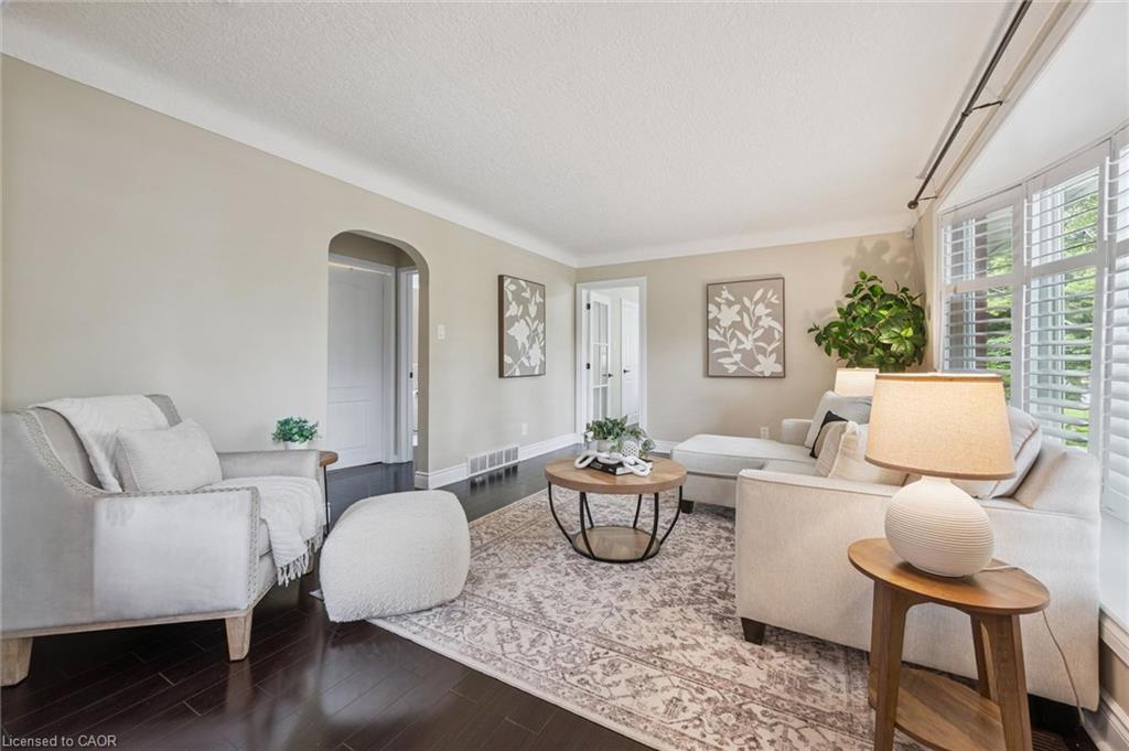 10 Sumac Place
