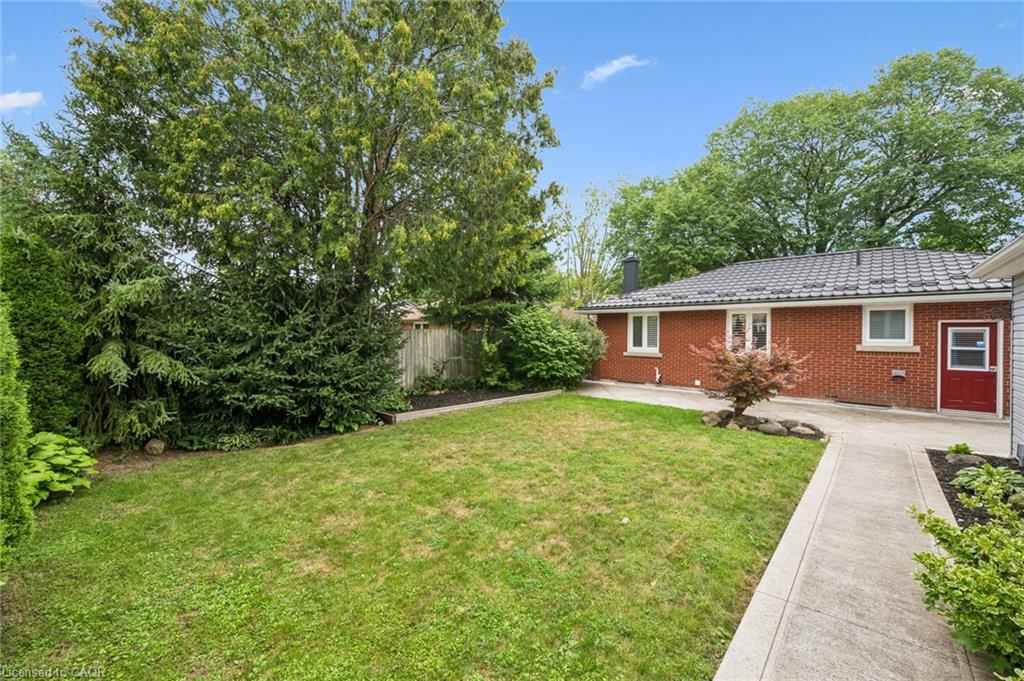 10 Sumac Place