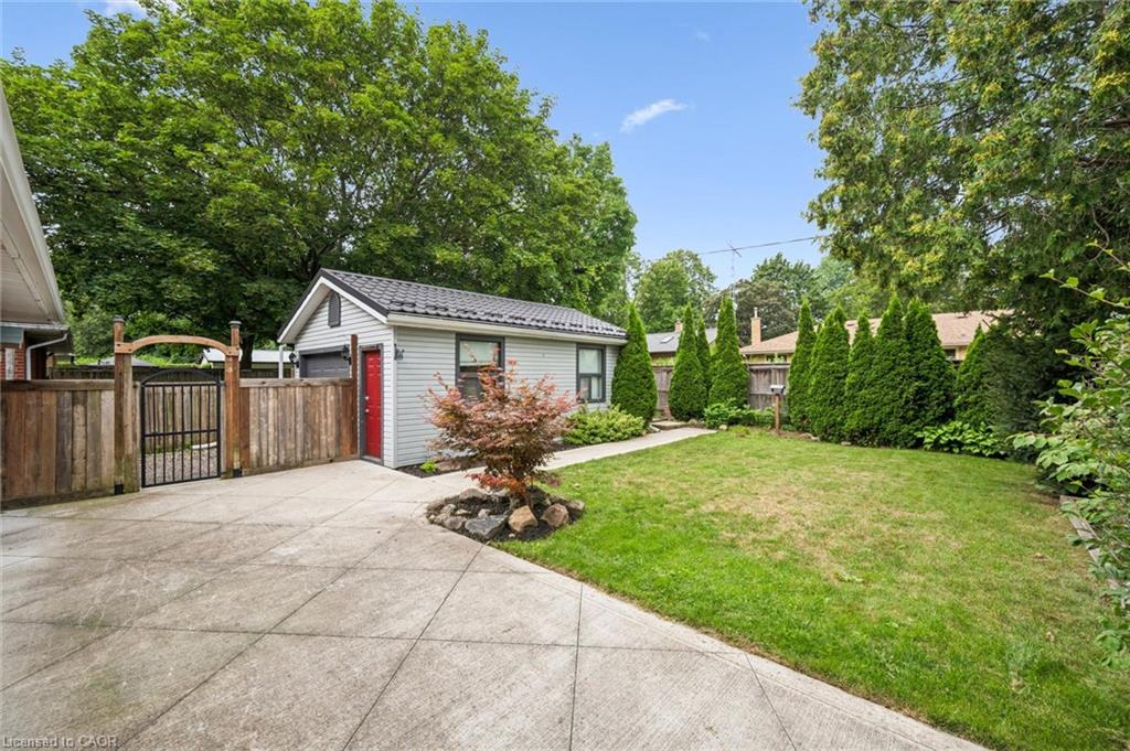 10 Sumac Place