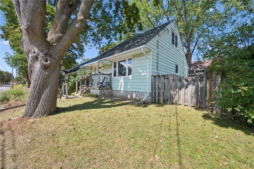 39 Ridgewood Avenue